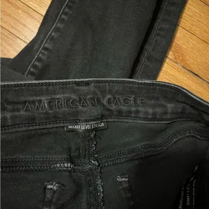 American Eagle BLACK RIPPED SKINNY JEANS thumbnail 3