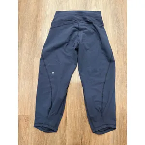 Lululemon High Rise Crop Leggings Navy Blue Women's‎ Size 4 thumbnail 2