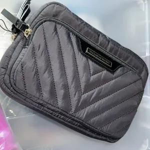 New VICTORIA'S SECRET Travel Makeup Pouch‎ thumbnail 6