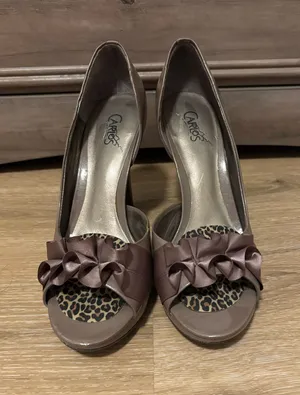 Carlos Heels by Carlos Santana thumbnail 1
