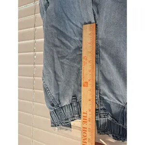 NEW American Eagle Denim‎ Relaxed Mom Jogger Sz 0 Medium Wash Cargo High Rise thumbnail 6