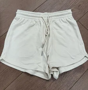 Tan sweatshorts with pockets thumbnail 1