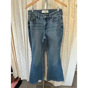 NWT Hollister Women's Curvy High Rise Flare Medium Wash Stretch Denim Jeans 29 thumbnail 3
