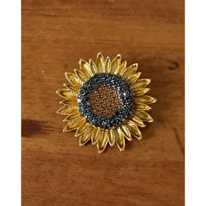 Sunflower Statement Brooch Gold Tone Black Amber Rhinestone Floral Flower Pin thumbnail 2