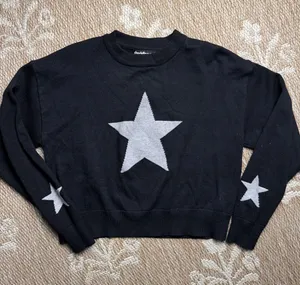Charlotte Russe Black Crewneck crop Sweater with Gray Star Motif thumbnail 1