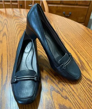 Life Stride Soft System Black Heeled Loafers With Horse Bit 9W thumbnail 1