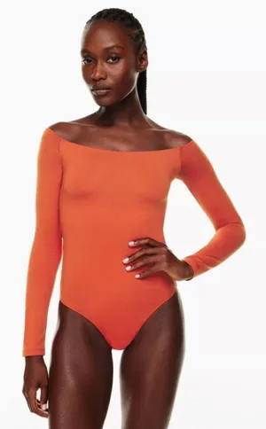 Babaton CONTOUR OFF-SHOULDER LONGSLEEVE BODYSUIT ARITZIA thumbnail 1