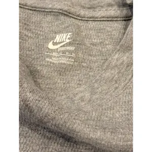 New Nike women's medium 8/10 gray long sleeve shirt thumbnail 2