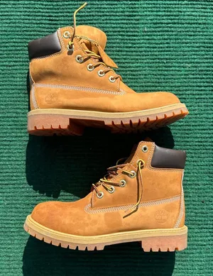 Timberland 6 Inch Premium Waterproof Boot 'Wheat' Nubuck Size 5 Women’s Size 6.5 STAIN ON BOTH SHOES IM SURE STAINS COME OFF thumbnail 1