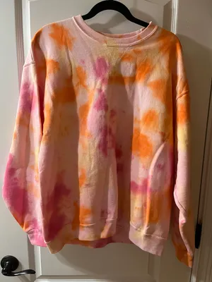 tie dye crew neck Size L thumbnail 1