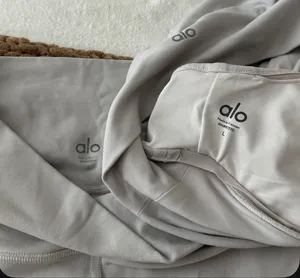 Alo Yoga Airbrush Set thumbnail 3