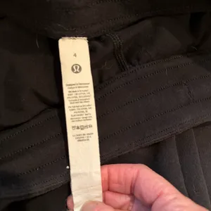 Lululemon loungeful joggers  thumbnail 3