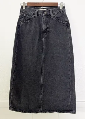 Levi’s Black Denim Midi Skirt Women Size 25 High Rise Back Slit Y2K Minimalist thumbnail 1