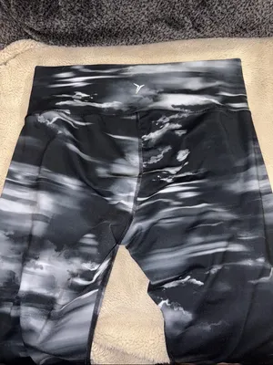 Old Navy Active Go-Dry Capris, XL thumbnail 3