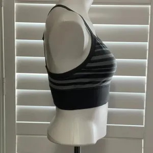 REEBOK thumbnail 2