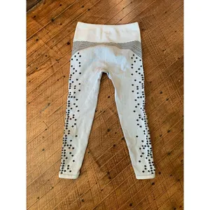Fabletics white and black stars high impact size XS/S athletic leggings thumbnail 3