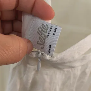 Elegant White Dress Size 10 thumbnail 6