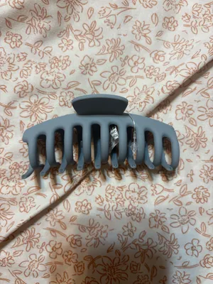 Boutique Hair Clip thumbnail 2