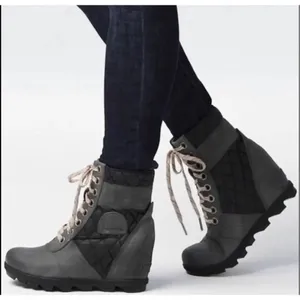 Sorel Lexie Wedge Quilted Puffer Lug Sole Boots Leather size 7 thumbnail 1