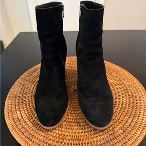 Kork Ease Black Suede Ankle‎ Boots thumbnail 2