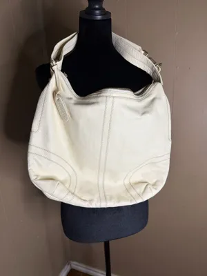 Kipling Luxury Collection White Pebbled Leather Hobo Shoulder Bag w/ Stitching thumbnail 3