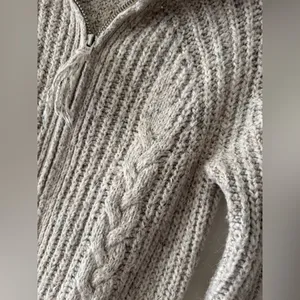 Abercrombie & Fitch Gray‎ Cable Knit Zip Up Sweater thumbnail 2