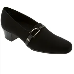 Munro Black Shoe with Silver Buckle thumbnail 2
