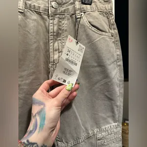 NWT ZARA Cargo Jeans thumbnail 2
