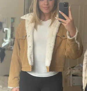 Levi’s Corduroy Sherpa Jacket thumbnail 2