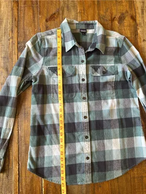 Patagonia women's Mint & Dark Green Plaid Button-Down Shirt thumbnail 8