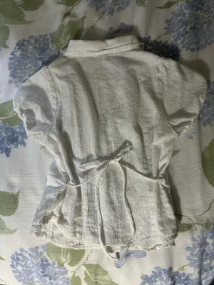 American Eagle V-Neck top puff sleeves tie back  thumbnail 5
