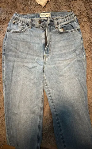 Abercrombie Jeans Ultra High-Rise Ankle Straight thumbnail 1