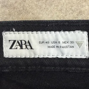 Zara Womens Size 8 Black Minimalist Grunge‎ Raw Hem Cropped Straight Leg Jeans thumbnail 3