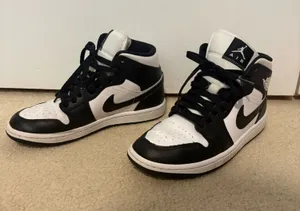 Air Jordan Black and white thumbnail 1