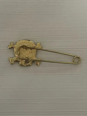 Gold-Tone Skull & Crossbones Crystal Safety Pin Brooch thumbnail 2