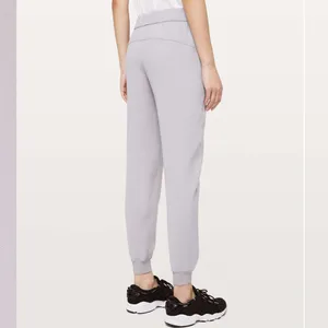 LULULEMON On The Fly‎ Jogger In Silverscreen Size 6 thumbnail 2