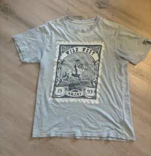 Graphic ariat tee thumbnail 1
