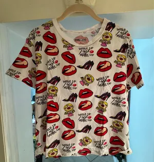 On Fire Graphic Tee with Red Lips and Black Shoes Large thumbnail 1