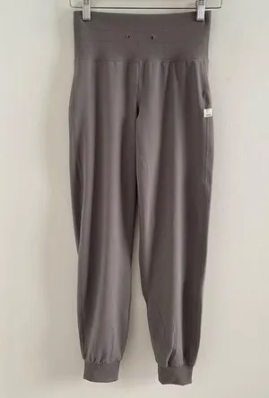 Vuori Women’s Grey Daily Joggers Size XS thumbnail 1
