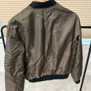 Zara Women’s Green Bomber Jacket thumbnail 2