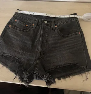 Levi’s 501 High-Waisted Shorts thumbnail 1