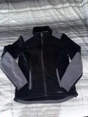 L.L. Bean Black Fleece Jacket with Gray Shoulder and Sleeve Panels thumbnail 3