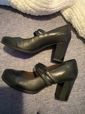 Chunky heel pumps size 8 thumbnail 5
