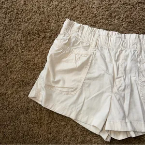 Women’s American Eagle High-Waisted Pull-On Short size XL thumbnail 2