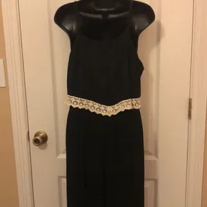 Cloud sky black maxi dress size large with crochet lace thumbnail 2