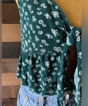 PacSun LA Hearts Green & White Floral Cropped Tank Top thumbnail 2