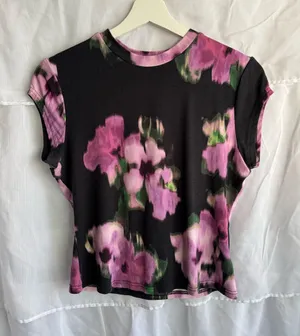 Nicole Miller Floral Cap Sleeve Top thumbnail 1