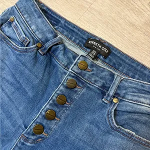 •KENNETH COLE• STRAIGHT LEG JEANS thumbnail 5