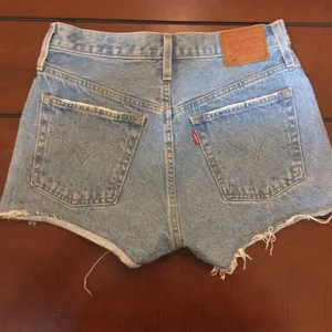 Levi’s 501 shorts buttonfly 27 jorts thumbnail 4