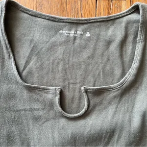 Green Abercrombie and Fitch body suit size M thumbnail 2